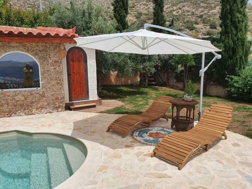Nadia's Traditional Greek House