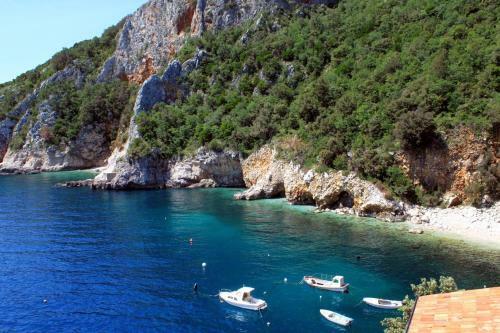 Hostal Rooms With Wifi Brsec (opatija) - 7768