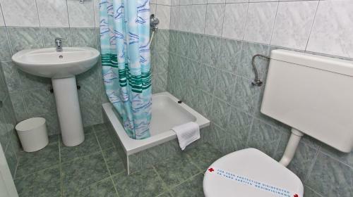 Hostal Triple Room Brela 6056a