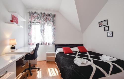 Holiday Home Dugopolje 01