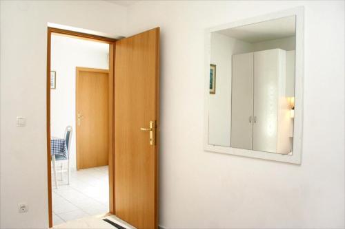 Apartment Kuciste - Perna 4542a