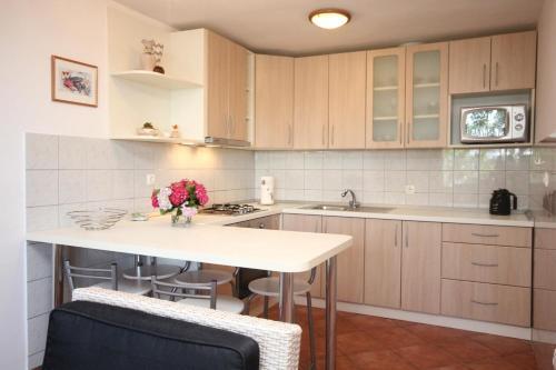 Apartment Kuciste - Perna 4542a