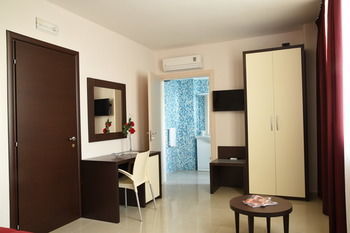 Hostal Merylinn Guest House