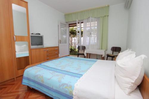 Hostal Double Room Medveja 7775e
