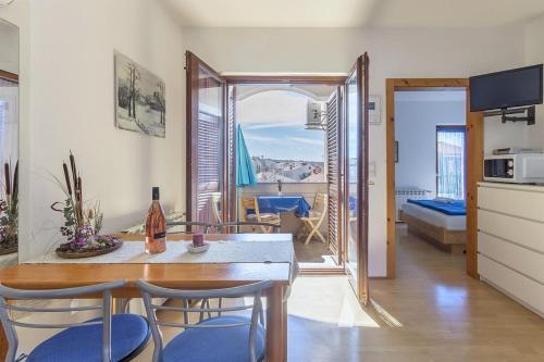 Apartment Pjescana Uvala 7612e