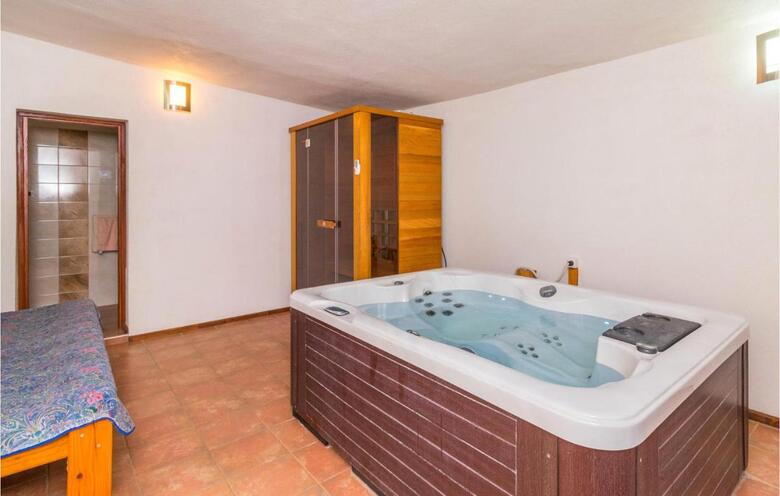 Holiday Home Pula With Fireplace 11