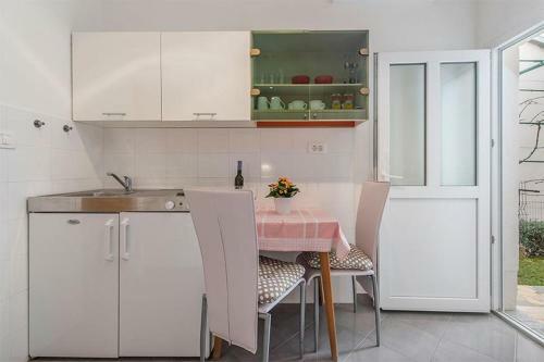 Hostal Apartments With A Parking Space Novigrad - 2536