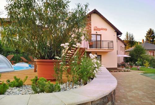 Barackvir�g Apartmanh�z