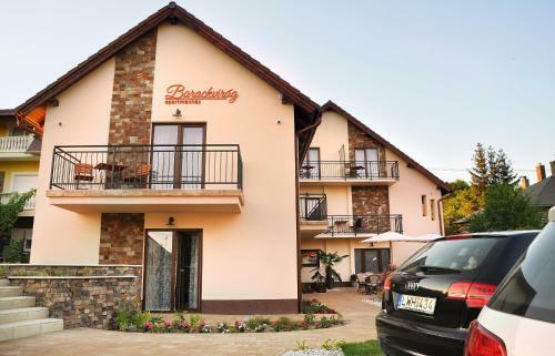 Barackvir�g Apartmanh�z