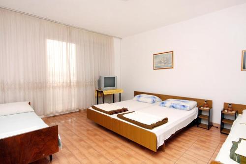 Hostal Apartments With A Parking Space Selce (crikvenica) - 2383