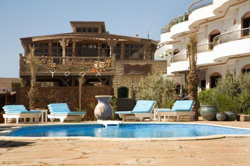 Coral Coast Hotel