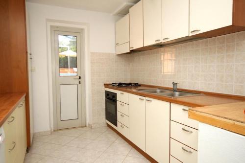 Apartment Smokvica 9161a