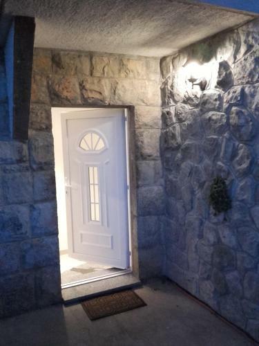 Trilj Apartman Jurika