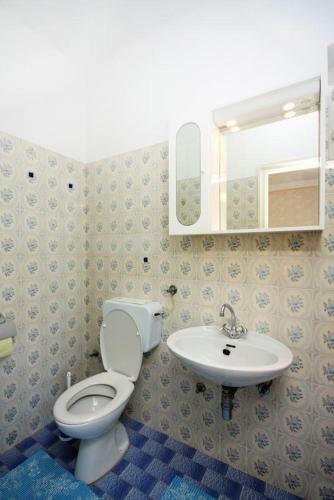 Hostal Triple Room Banjol 4976b