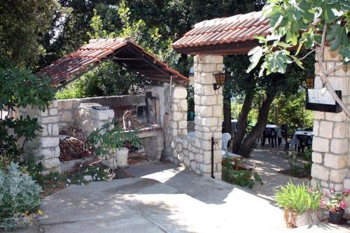 Apartment Suha Punta 5050b