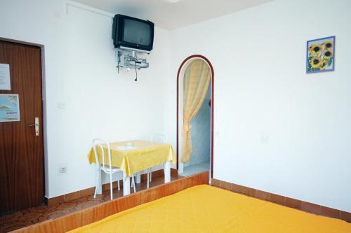 Hostal Double Room Kampor 5064a