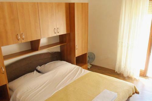 Apartment Suha Punta 5050a