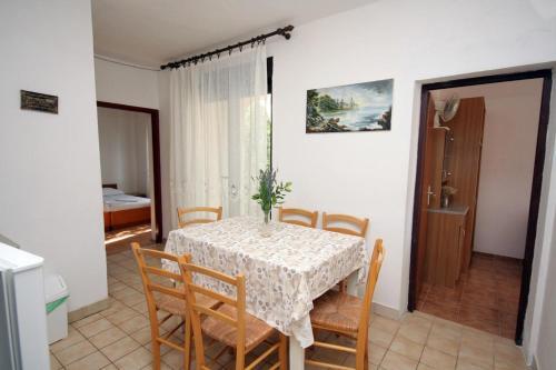 Apartment Suha Punta 5050a