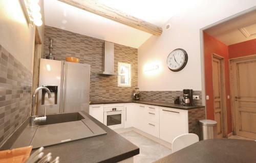 Holiday Home Cadenet 10
