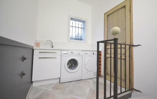 Holiday Home Cadenet 10