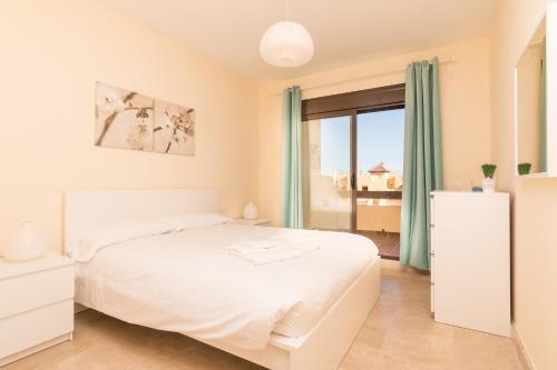 Duquesa Village Apartemento 2114