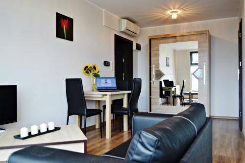 Jtb Deluxe Apartments