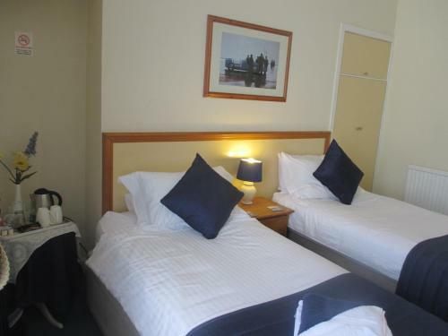 Bed & Breakfast Caledonia Guest House