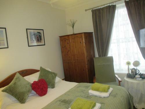 Bed & Breakfast Caledonia Guest House
