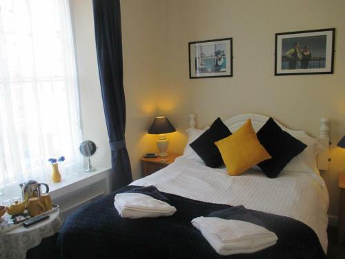 Bed & Breakfast Caledonia Guest House