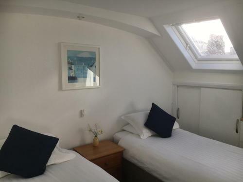 Bed & Breakfast Caledonia Guest House