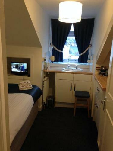 Bed & Breakfast Caledonia Guest House