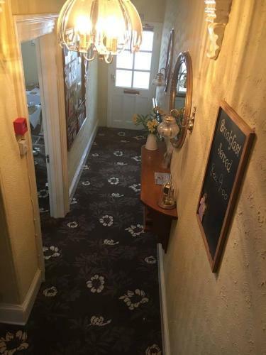 Bed & Breakfast Caledonia Guest House