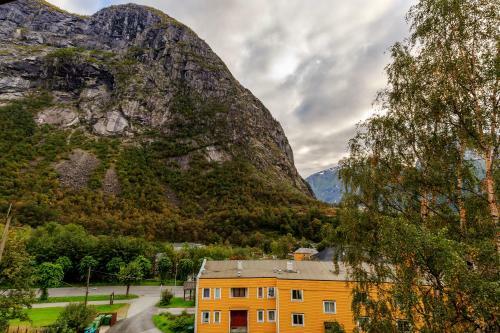 Apartamento Trolltunga Guesthouse
