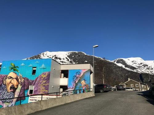 Apartamento Trolltunga Guesthouse