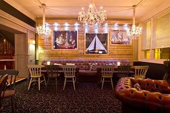 Royal Hotel