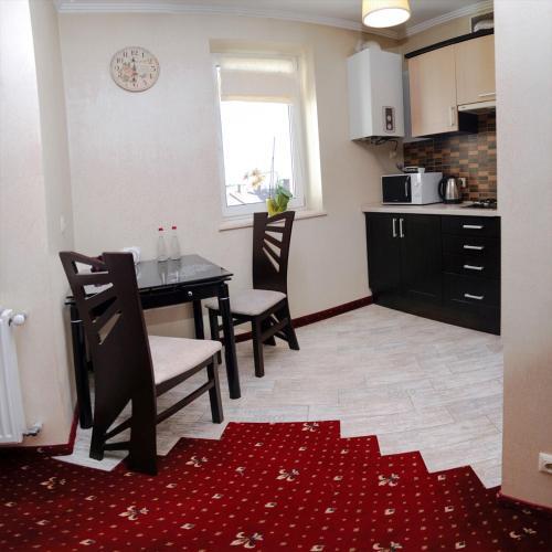 Apartments On Zaliznychna 49