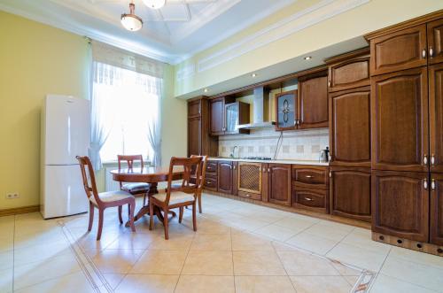 Apartamento Vip-apartments On Saksaganskogo 3