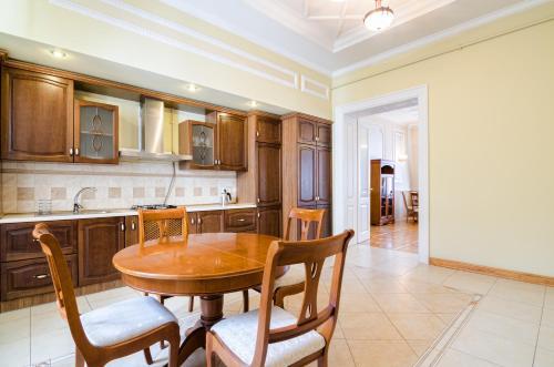 Apartamento Vip-apartments On Saksaganskogo 3