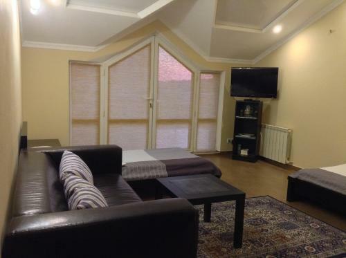 Hostal Gostevoy Dom Na Parallel'noy