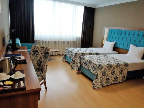 Golden Lounge Hotel