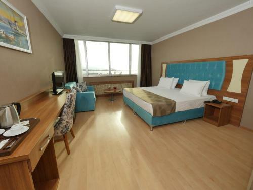 Golden Lounge Hotel
