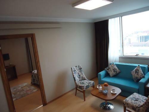 Golden Lounge Hotel