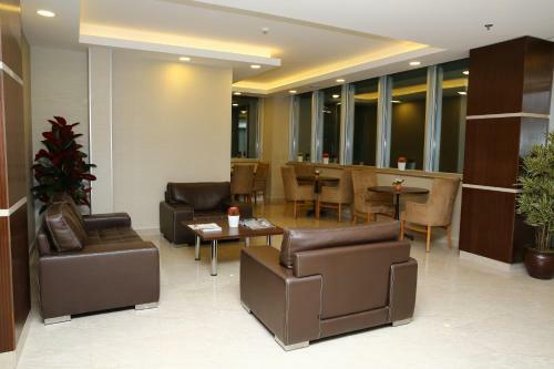 Golden Lounge Hotel