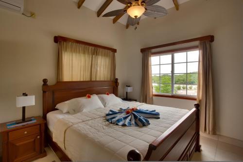 Hotel Coco Plum Island Resort
