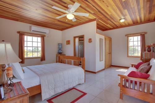 Hotel Coco Plum Island Resort
