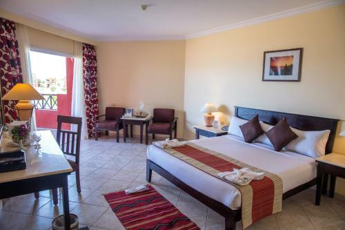 Hotel Royal Tulip Beach Resort