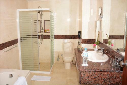 Hotel Royal Tulip Beach Resort