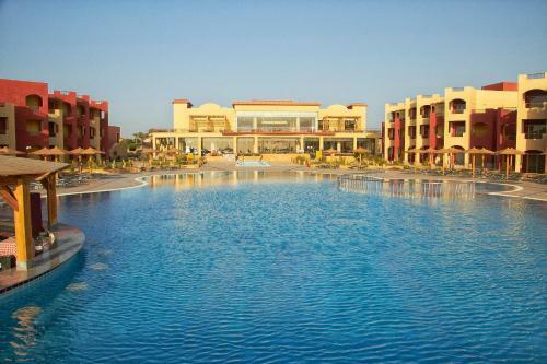 Hotel Royal Tulip Beach Resort