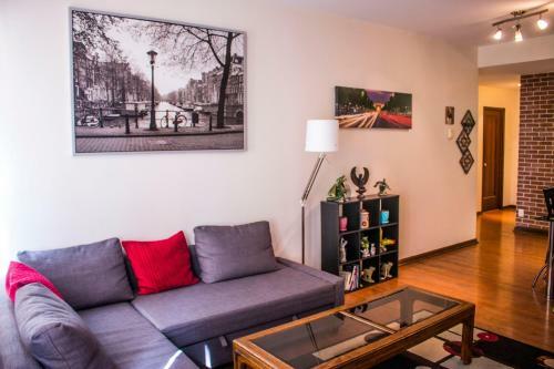 Cozy Apartment In Montreal's Heart