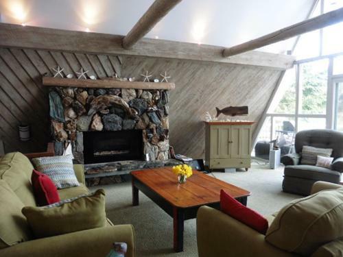 Dolphin Beach Oceanfront Cottage